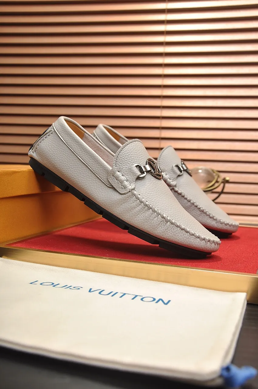 Men's men's shoes 💰420💶 [LV Doudou shoes] (water-dyed cowhide lining) new model is on the market, available on the official website. The new Doudou shoes are processed into single-color materials, and the uppers are made of imported horsehide leather. The body of the shoe is fully hemmed with mark thread, and is lined with imported original cowhide leather. The elegant shoe shape is super suitable for all-matching, and the size is 38-44.